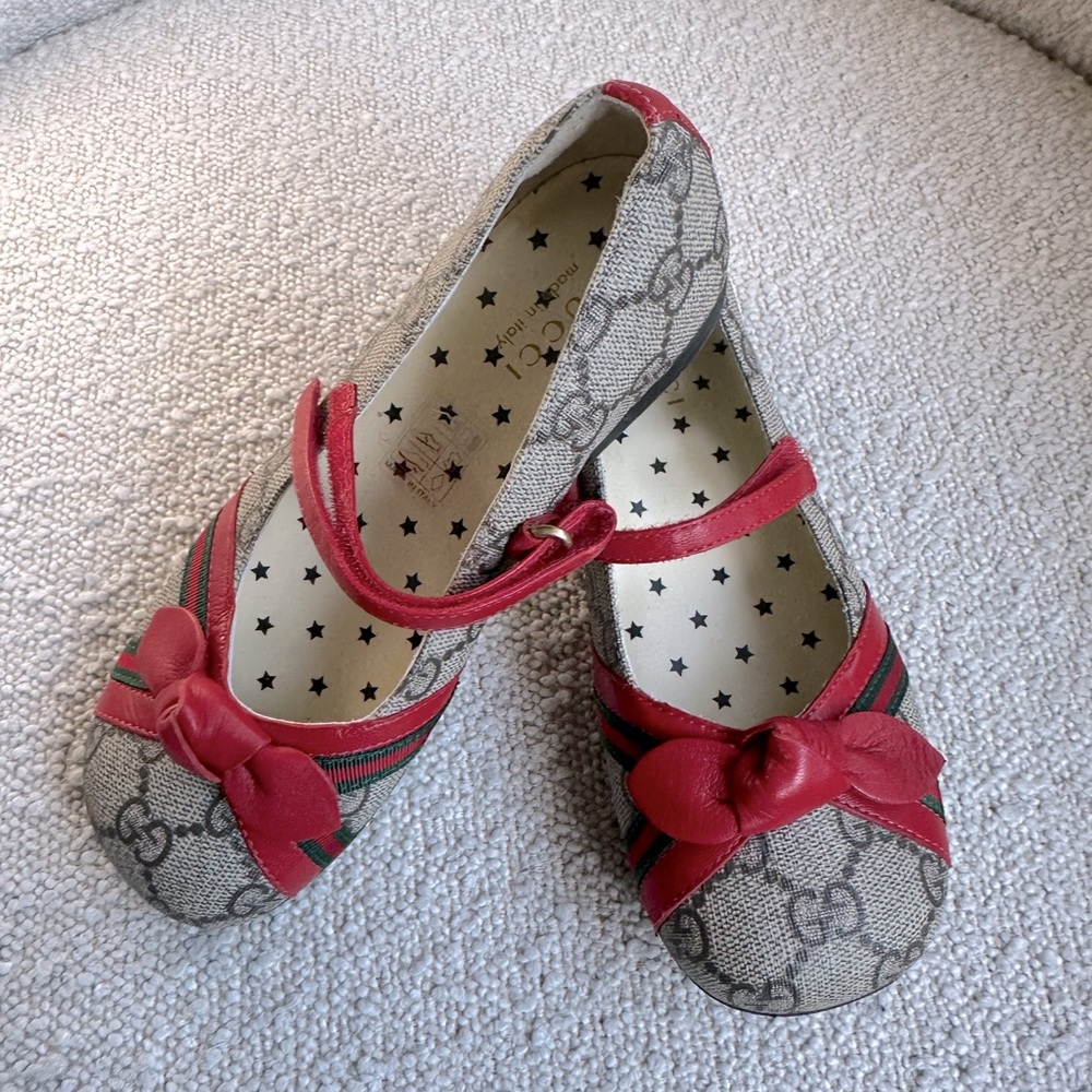 GUCCI ballet shoes with red bow size 31